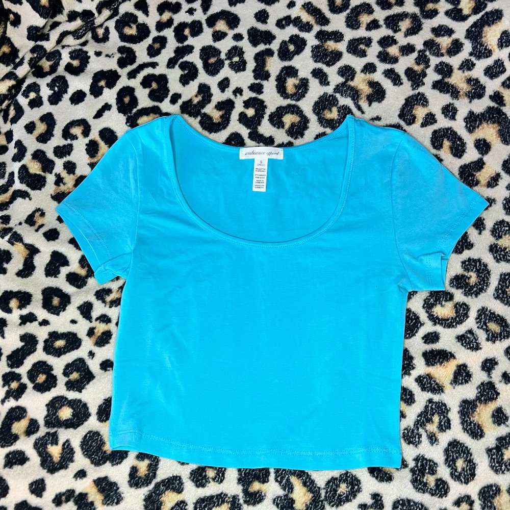 Ambiance Apparel blue crop top size small